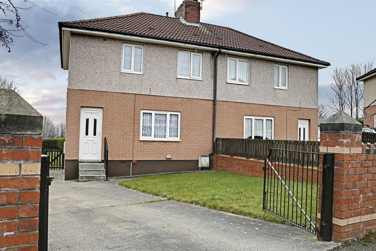 BarnsleyHAY's tweet photo. Three bedroom semi detached home in Wombwell, fab garden. https://t.co/CM7mIq7fku https://t.co/qeH3rh0O5A