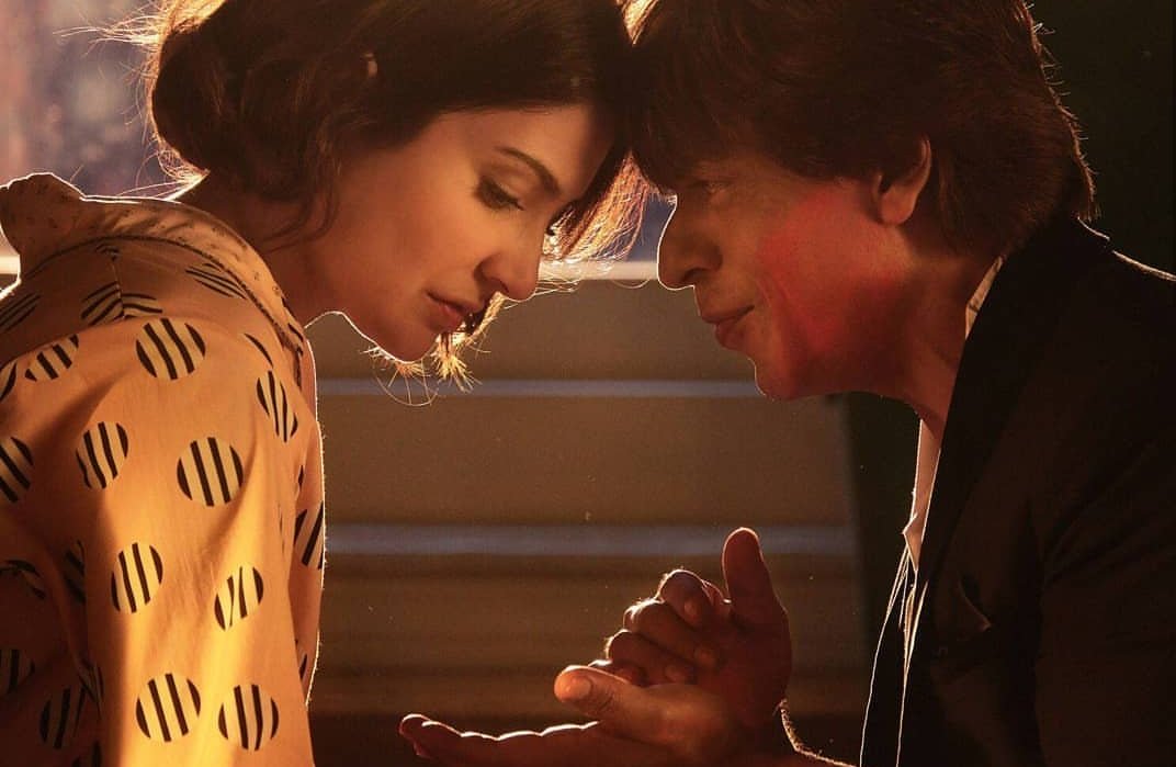 SRKUniverse's tweet photo. No one romances like the KING! 👑❤️
#ZERO https://t.co/yZbmsKkwXb