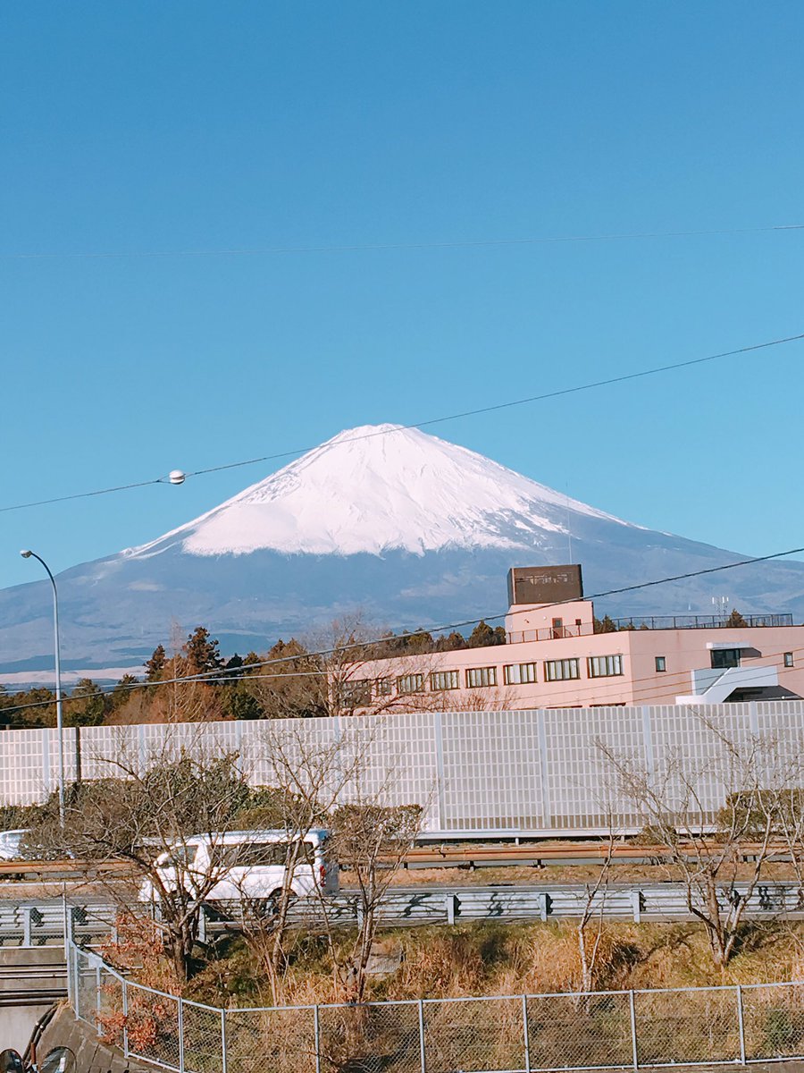 Keiko Gure 毎年恒例のアウトレット 今年はお財布ほしくて いつも入らないお店もあちこち見て回った ちょっと奮発してyslの長財布した お気に入り 御殿場プレミアムアウトレット イヴ サンローラン Saintlaurent 財布 Lanvin 香水