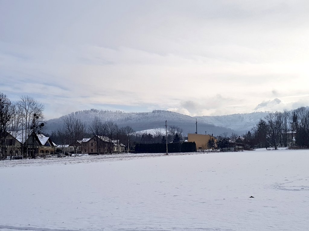 WW2girl1944's tweet image. Snow is just the most amazing thing, it's so beautiful.... WAIT NO! Snow is evil, the flakes of death that freeze everything! I am wearing 3 pairs of socks and my feet are done!  #ihatesnow #snowisevil #snow