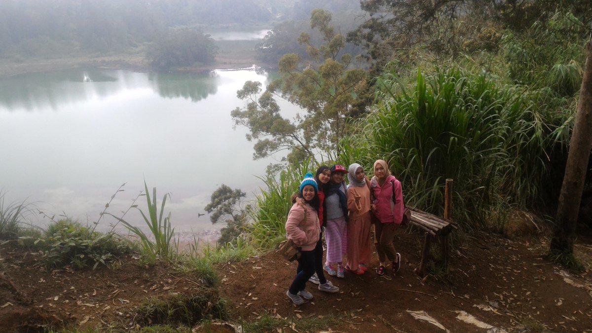 diengindonesia's tweet photo. Sore ini terpantau cerah #sunsethunt #dieng https://t.co/xRWv5Kd9qj