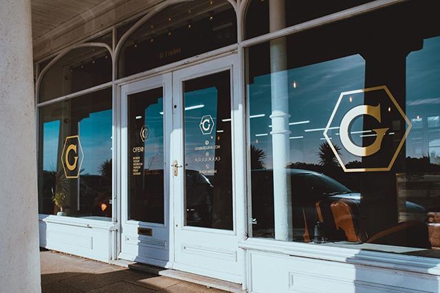 A Few Spaces still available this Afternoon &amp; Tonight. Call on 01424 444544 or head to Gdmn.resurva.com
💈✂️💈 #barbershop #dickies #gdmn #goodmans #hastings #stleonards #tattooshop #uppercutdeluxe