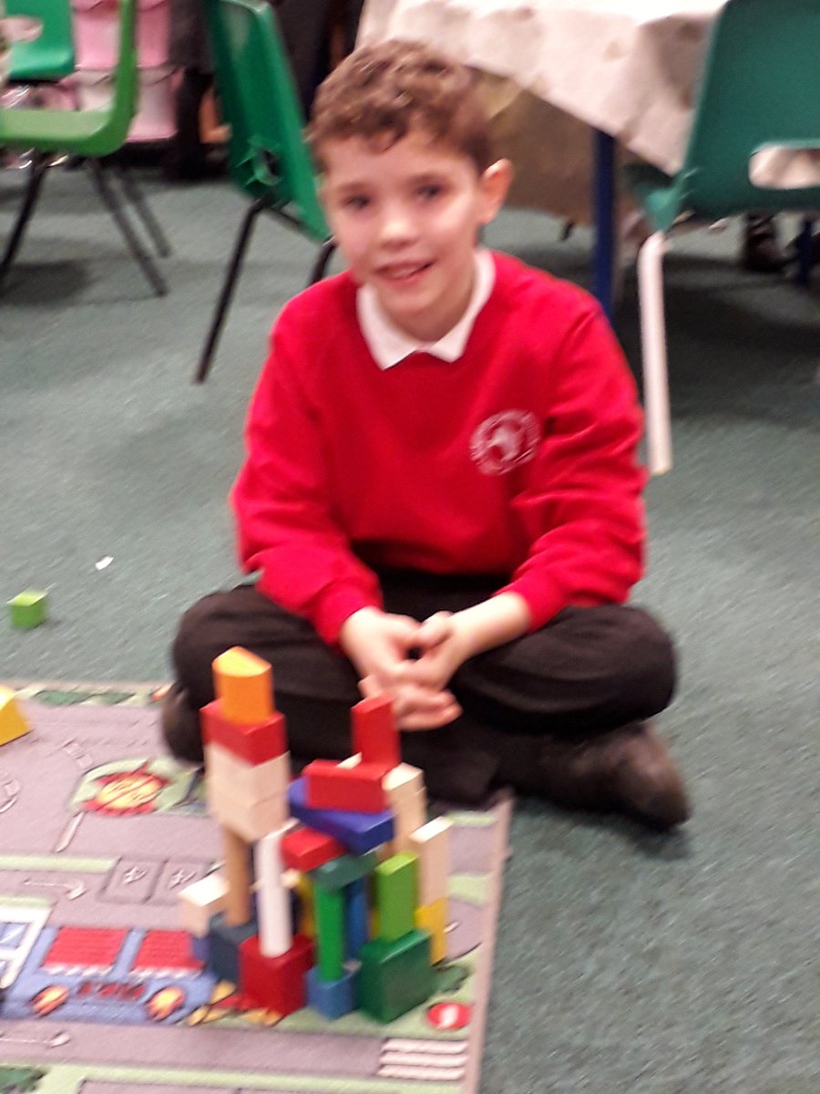 #creativebuilding Shefford have a new architect in the making.