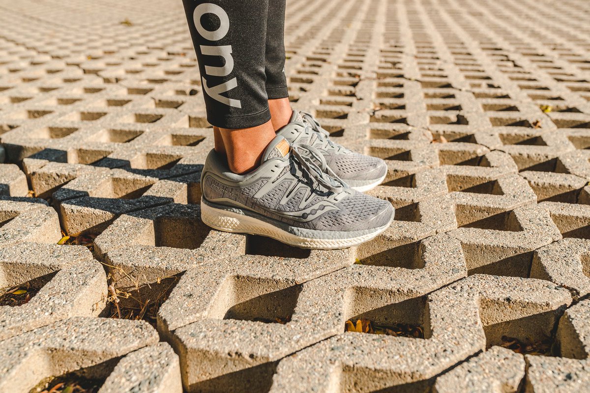 saucony triumph 4 beige