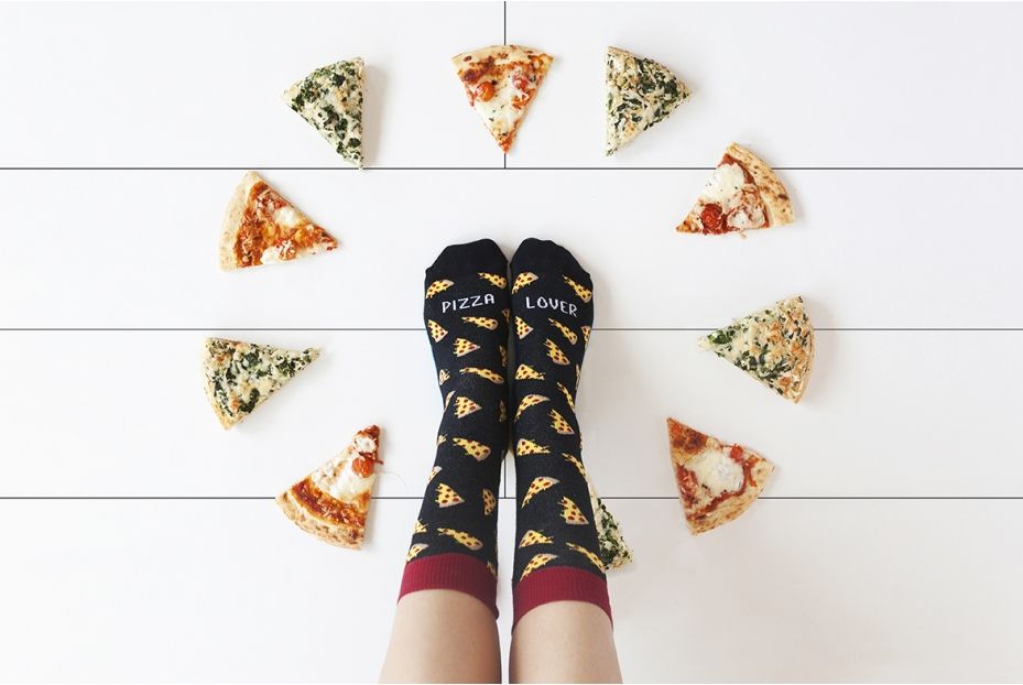 2- Calcetines con pizzas... los chistes sobre el olor a queso están asegurados... pero admitimos que molan!