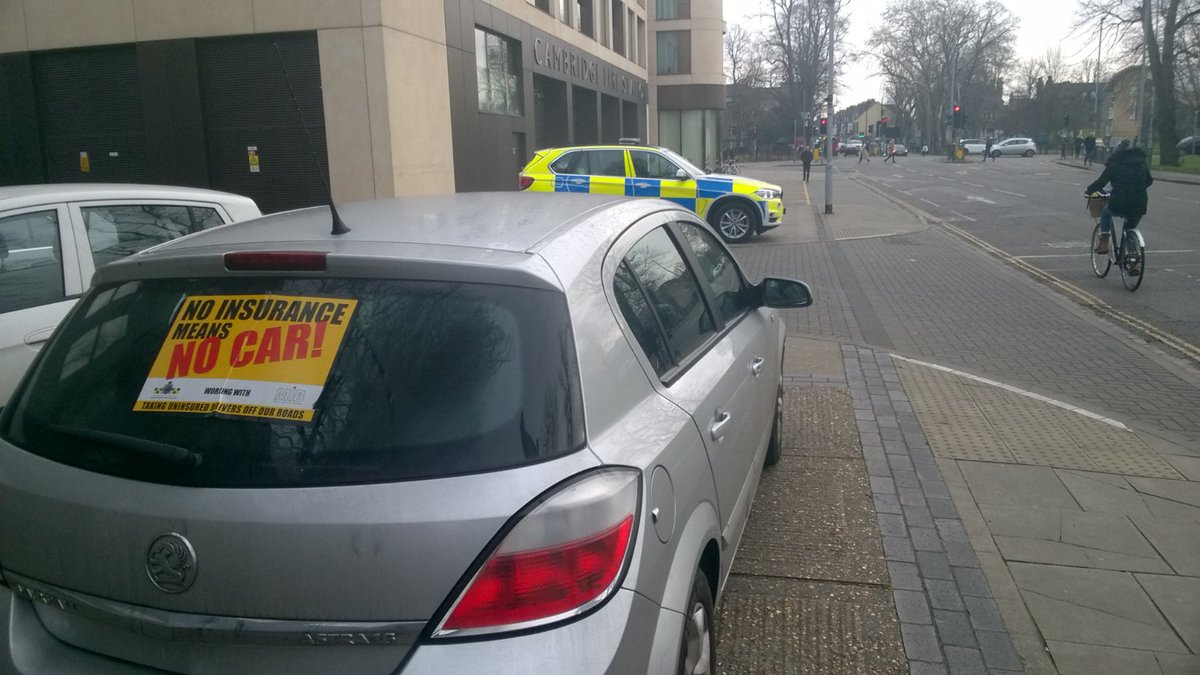 roadpoliceBCH's tweet photo. Cambridge. The driver of this car bought it in November yet "hadn't got round" to buying Insurance yet. Seized and prosecuted. #RZ41 Stu & Stu https://t.co/ahl6uWliOG