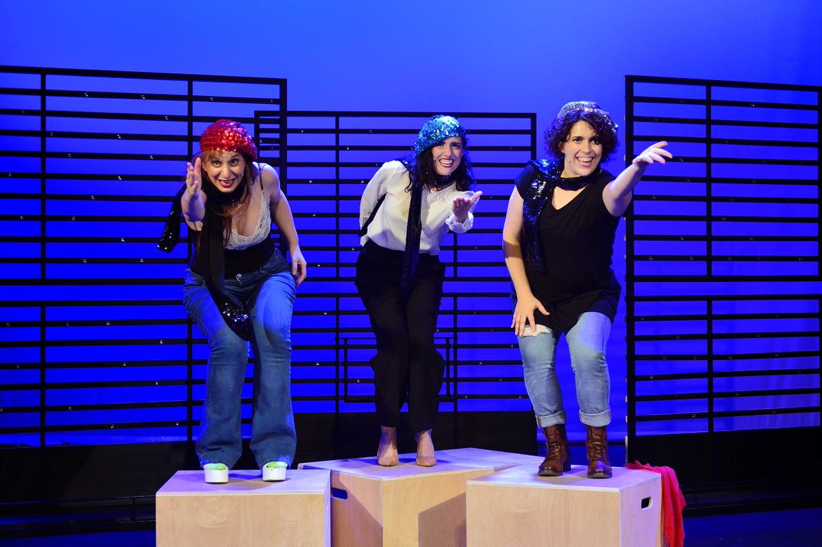 Saps qui són les Reines Magues 👑👑👑? NOSALTRES 🙌! Sortegem 5 entrades per la funció de PARÍS del dia 5/1 al nostre Facebook🗼🎁! Entra i participa-hi! 👉 bit.ly/2RbdvjO