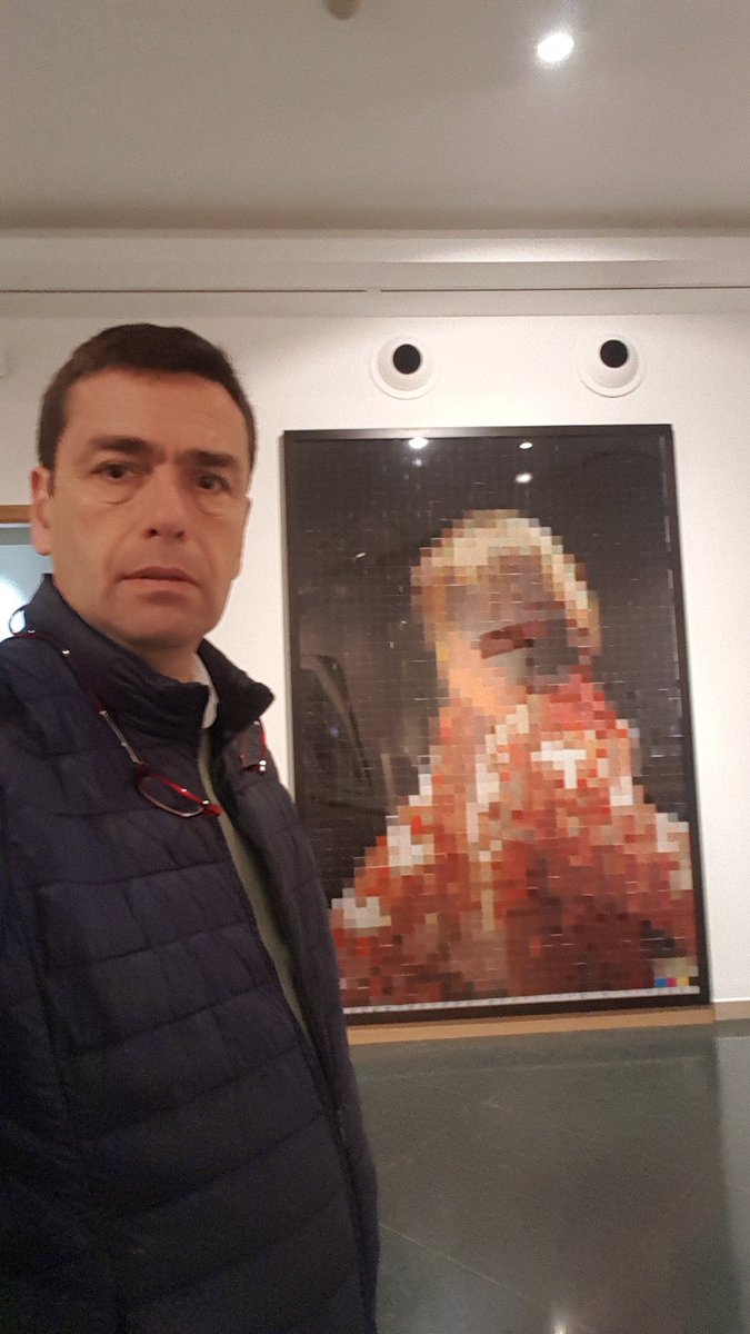 1FernandoAguayo's tweet photo. Un privilegio disfrutar en Córdoba de alguna de las piezas de la Coleccion Edgar del Alvear en Vimcorsa hasta el 24 de febrero. Con #Hirst #Laffon #JuanMuñoz https://t.co/g9gPUzp4Xe