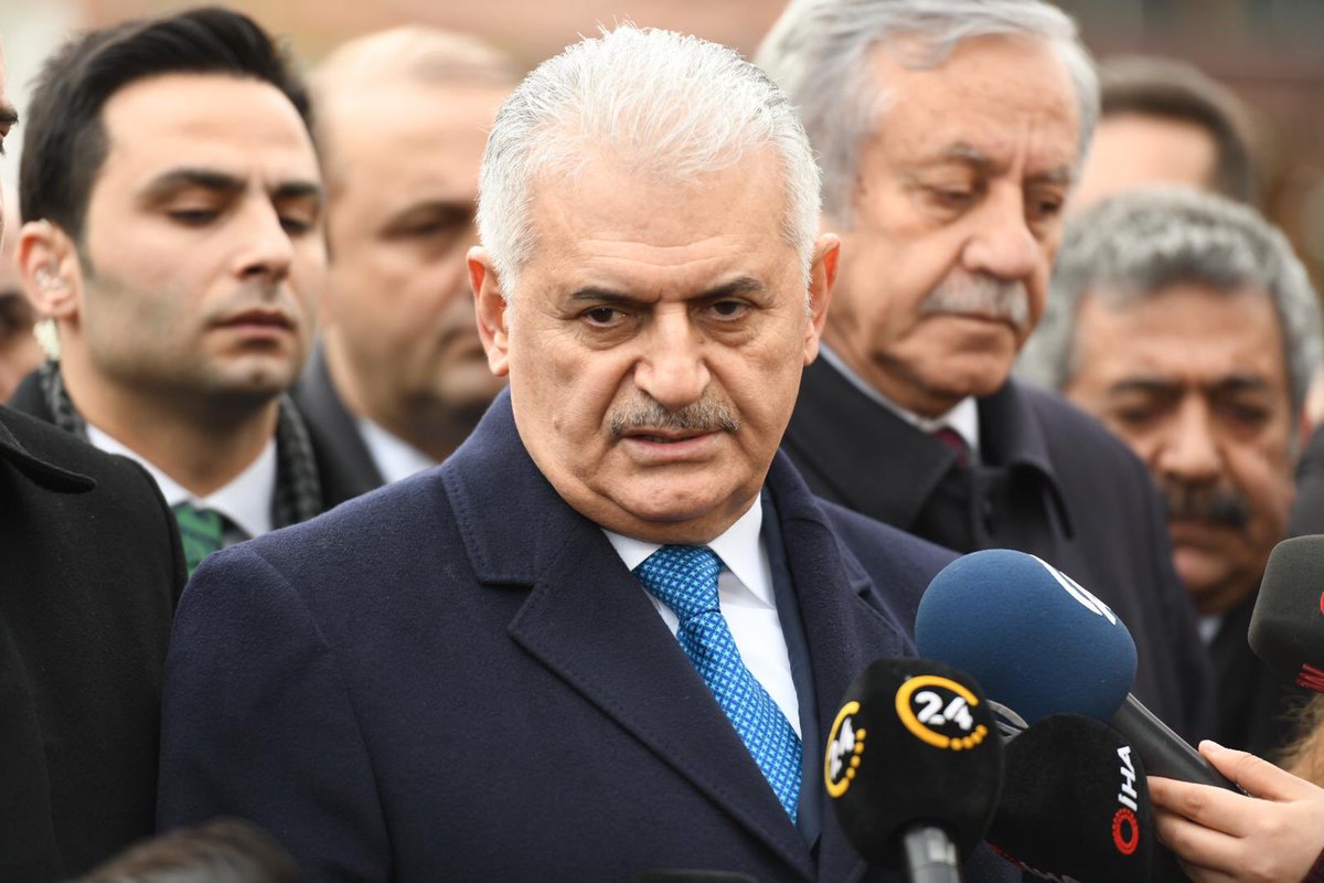 tevfikgoksu's tweet photo. TBMM Başkanımız ve İBB Başkan Adayımız Sn. Binali Yıldırım, AK Parti İstanbul İl Başkanımız Sn. @bayramsenocak, İBB Başkanımız Sn. @mevlutuysal_bsk ve ilçe belediye başkanlarımızla birlikte Eyüpsultan ilçemizde basın mensupları ve vatandaşlarımızla bir araya geldik. https://t.co/fAZ5w8vfIY