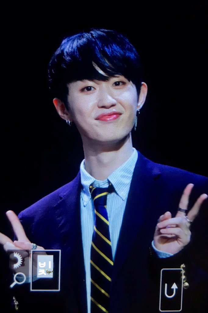 Light_mont0604's tweet photo. 190104 데뷔쇼케 

이제 시작이야!!!몬트 홧팅홧팅!
#김상연 #빛새온 #BITSAEON #몬트 #MONT @montlove1
#몬트데뷔축하해요 #MontDebute0104 https://t.co/cmC1Q7LJok