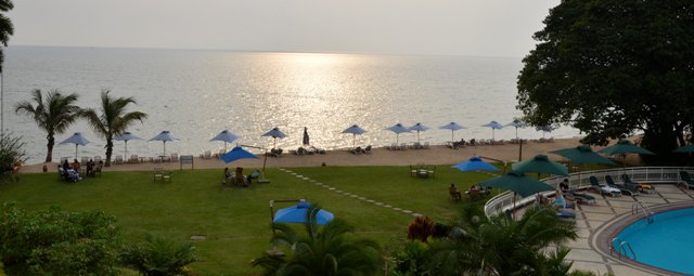 Newhorizonrw's tweet photo. Late bishop #Bigirumwami’s residence was built in 1947 by a Belgian colonialist and later settled in by late bishop Bigirumwami. This beautiful #residence & site has a scenic view of lake Kivu,cater honeymoon holidays. #NicePlaceToBe #VisitRubavu #Kivubelt #BishopResidence https://t.co/y6M46ZQ8Po
