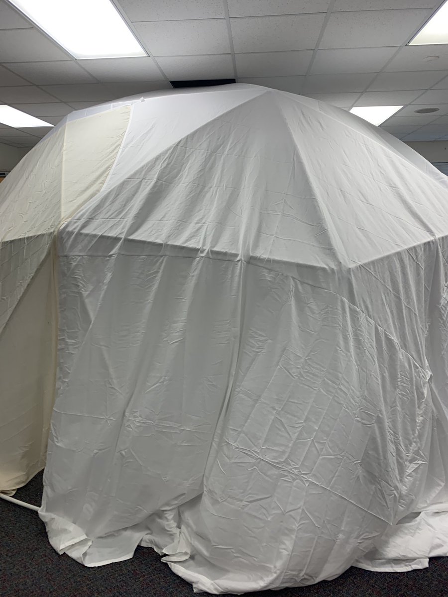 mcharlt's tweet photo. Planetarium 2.0! #gowild_pes #patriotsSTEM @Patriots_Elem #space #CCSstem https://t.co/Q48329VsZZ