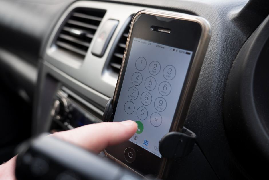 More than 70,000 #drivers were caught last year using their #MobilePhone behind the wheel 📱 
Read our latest #blog: hunttrucks.com/mobiles-on-the… 
#RoadSafety #Driving #Police #London #SouthLondon