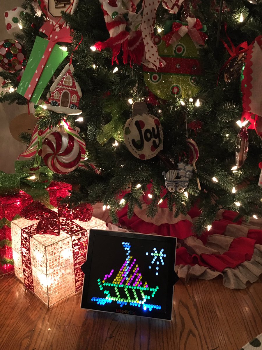 amybluejellybug's tweet photo. Just experimenting with Twitter. I see where people follow me so I thought I should post something . This is my new NPE shirt made by Brandy Seawright-Page. I was very excited about My new Lite Brite that I will bring 5-K to help one of the Kinders that still doesn’t know colors. https://t.co/uUhaPi2eBT
