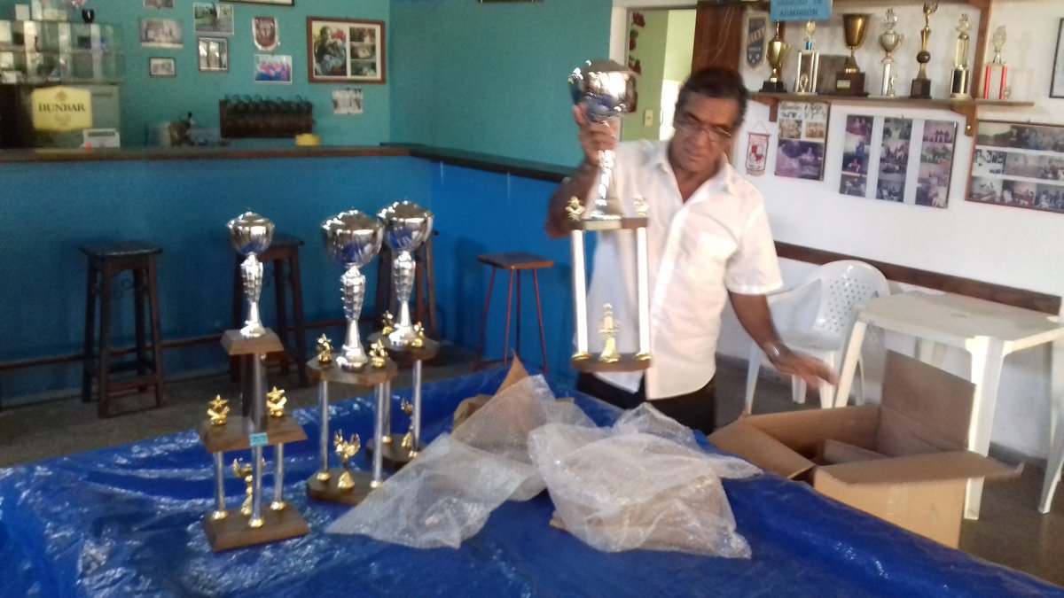 elrio33's tweet photo. Mañana Fiesta del Pueblo. Organiza el Club Ciclista y Social Barrio Artigas.  Llegan los primeros trofeos https://t.co/wKsdkNd9q2
