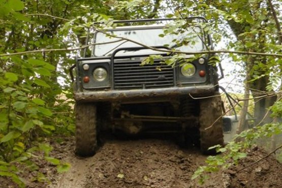 "Get muddy this month with an adrenaline-fuelled adventure with Mud Mayhem. Kids and adults will love taking to the off-road track on their choice of Land Rovers and Jeeps. 🏁 (<a href="/geronigo/">Geronigo</a>)
mudmayhem.co.uk