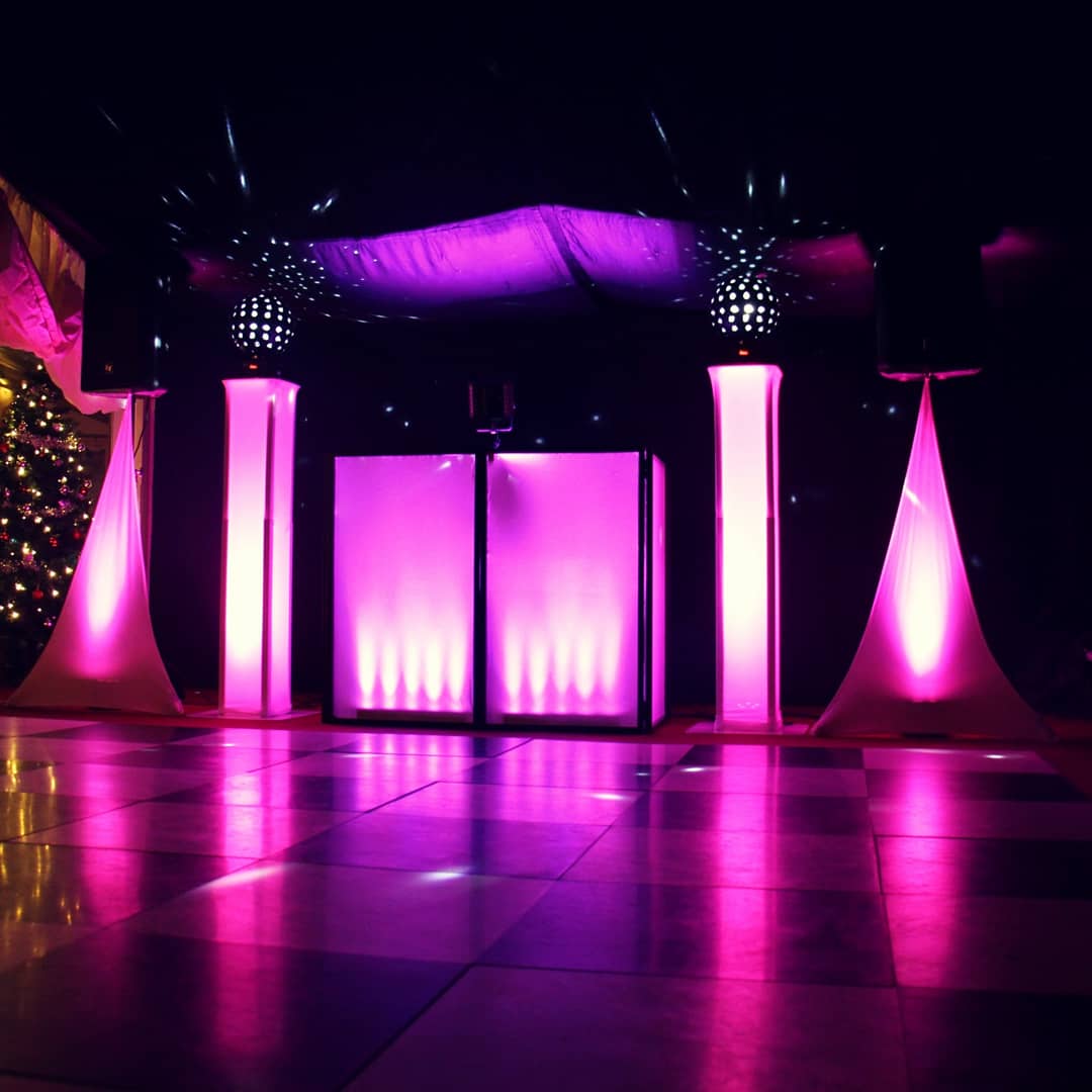 01Smooth's tweet photo. Great Xmas party with Bicester Village Burberry at the stunning Manor at Weston on the Green 🎅🎧

#dj #djsetup #weddingdj #eventdj #partydj #weddingvenue #oxfordshire #oxfordshirewedding #events #even #wedding #weddinginspo
#weddinginspiration https://t.co/MuLbetc3UW