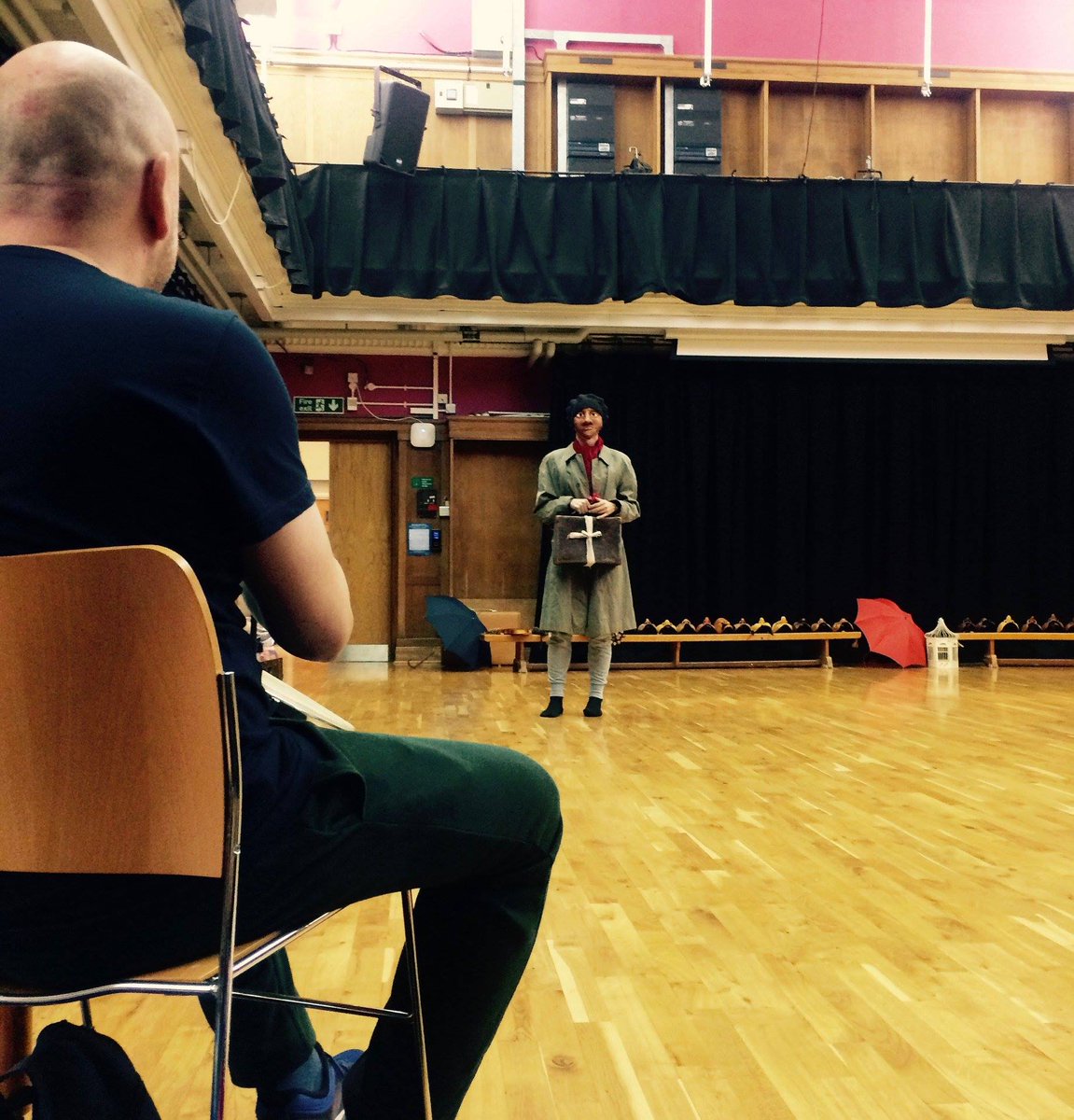 MeeMeetheatre's tweet photo. Magical days and beautiful times MeeMee's playful spaces, at @PAS_SunUni allowing those hidden stories to emerge, a moment in time, and sharing new ways of creating theatre.
#theatre #Mask #Commedia #Play #Clown #Characterisation #Storytelling #Physicalisation #Creativespaces https://t.co/zVJCXh5trl