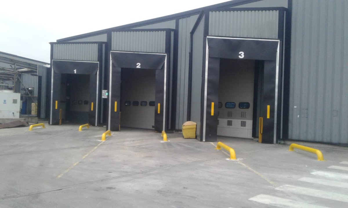 Replacement dock shelters, Job done 👌🏼 Brilliant job Shane &amp; Dave 

#TPSIndustrial #jobdone #FridayFeeIing