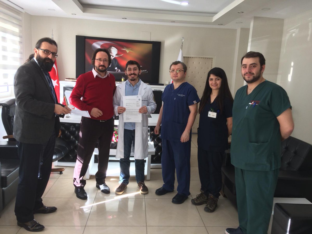 giresuneah's tweet photo. Int. Dr. Daniel Rodor MARINHO, Hastanemizde stajını tamamlayarak Ülkesine Breziya'ya döndü. Genel Cerrahi Kliniği Anabilim Dalı Başkanı Doç. Dr. İlker Şengül ve Hastanemiz Başhekimi Doç. Dr. Kemal Uzun kendisine sertifika takdim ederek başarılar dilediler.
#goodbyeDaniel https://t.co/cqdWtVy0D9
