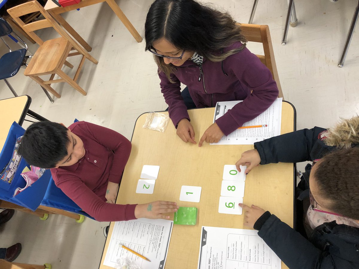 DualLanguage308's tweet photo. Math Family Friday👍students and parents in 3-306 enjoyed playing a math game this morning #76learns #ps76q https://t.co/fBbkjyJd8a