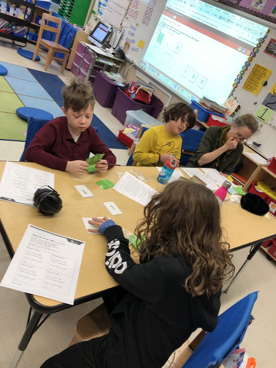 DualLanguage308's tweet photo. Math Family Friday👍students and parents in 3-306 enjoyed playing a math game this morning #76learns #ps76q https://t.co/fBbkjyJd8a