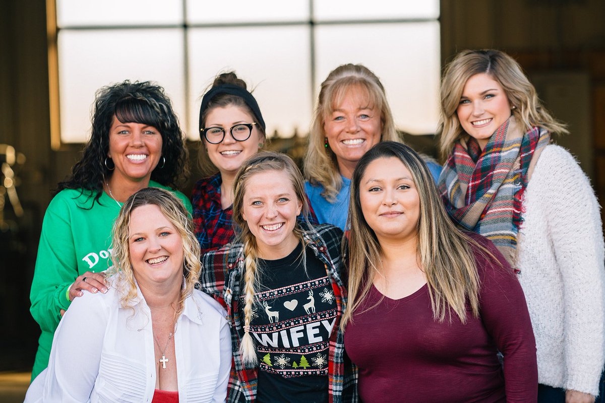 Musselman_Hall's tweet photo. HAPPY FRIDAY from the girls! Have a fantastic day and weekend! #employeeowned #contractors #esop #KC #STL #Wichita #concretecontractor #railroadcontractor #asphaltcontractor #decorativeconcrete #buildingrelationships https://t.co/t0xtQVk9wl