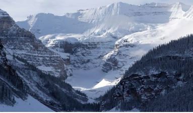 Attention: The avalanche danger is extreme on Friday and will remain elevated through the weekend. This weekend will be a good time to avoid being in or under avalanche terrain. Always check the daily avalanche bulletin before you head out: avalanche.pc.gc.ca