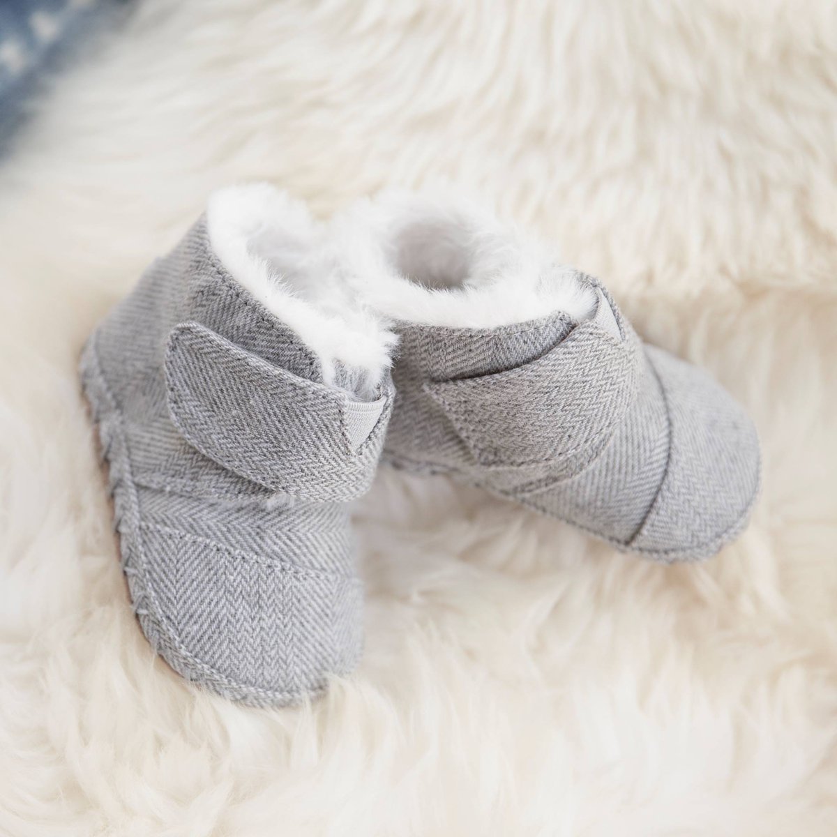HouseOfSlippers's tweet photo. These gorgeous kid's TOMS slippers are included in our sale! 

Shop Now → https://t.co/nJyPtaqeCz https://t.co/jqn0A8WIrW