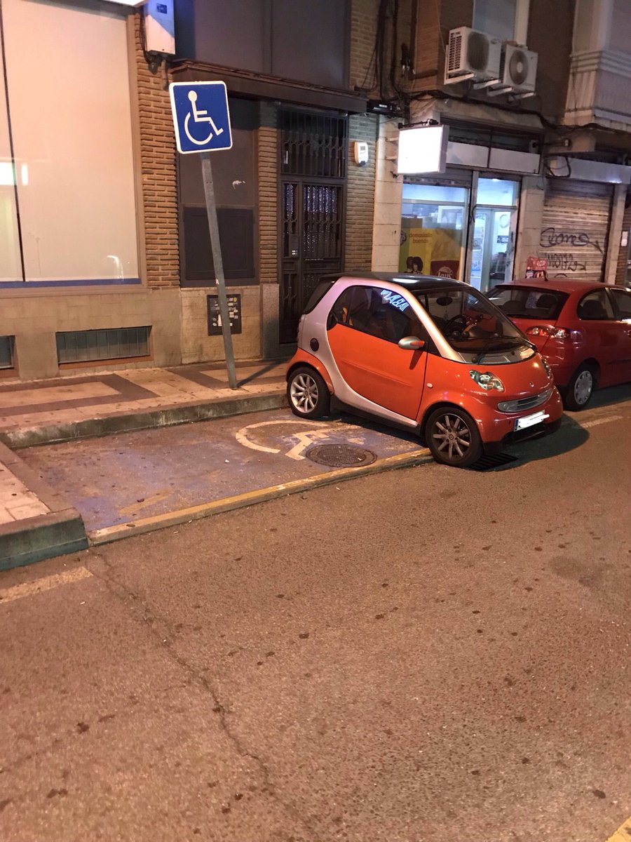 Arkretro_'s tweet photo. @policia para cuando mini patrullas para mini multas? https://t.co/s92qfLrLCZ