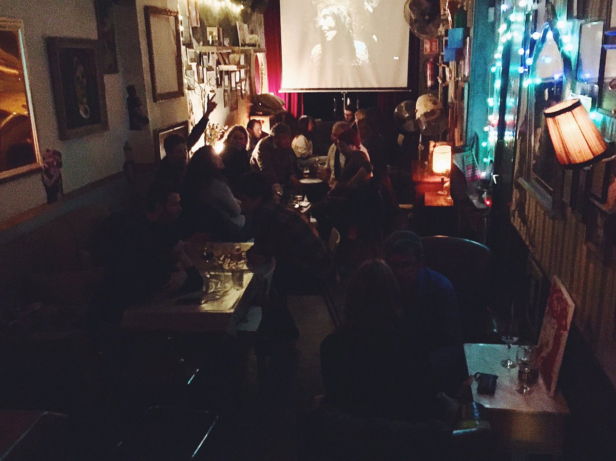 wearefoxy's tweet photo. #FoxyBar Todos contentos https://t.co/ZIZlN6zdmd