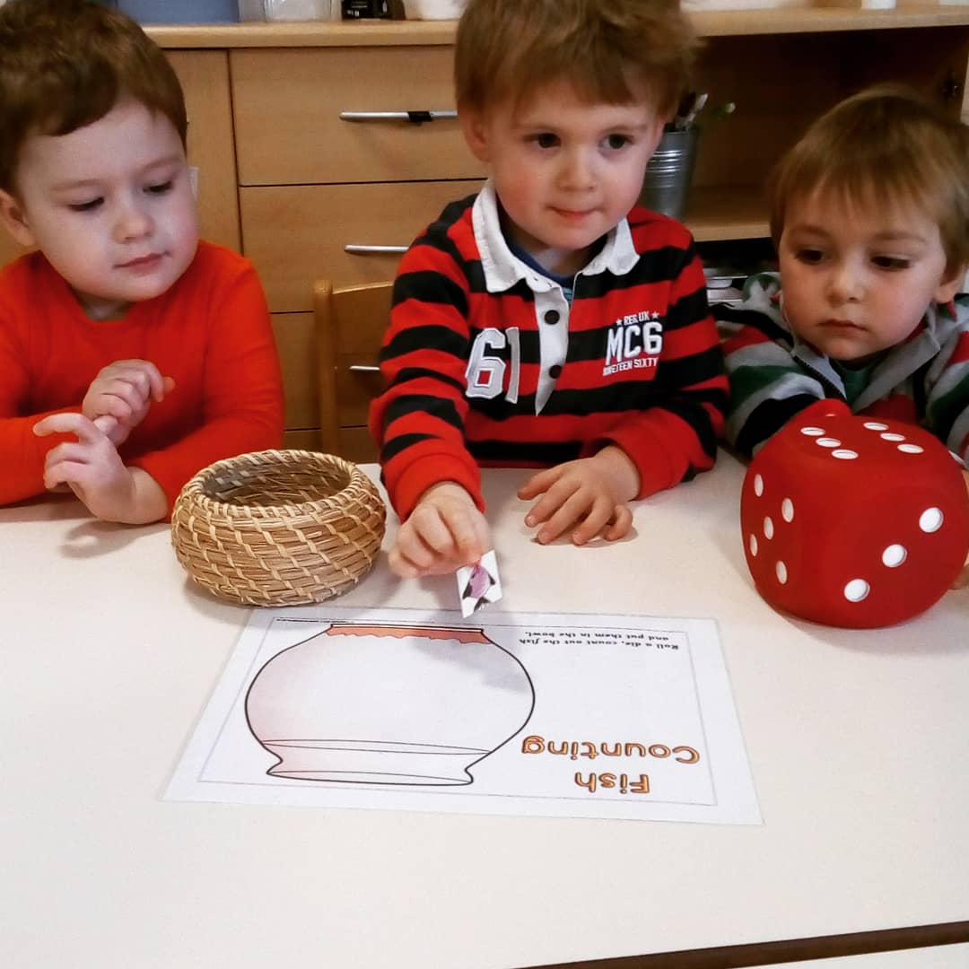 LittleLarksBSE's tweet photo. We've been learning numbers &amp; practising counting today! This simple activity helps develop many other skills, such as number recognition, values, hand eye co-ordination, colour recognition, communication &amp; turn taking! #nursery #preschool #daycare #BuryStEdmunds #littlelarks https://t.co/e6wQZgz7Ek