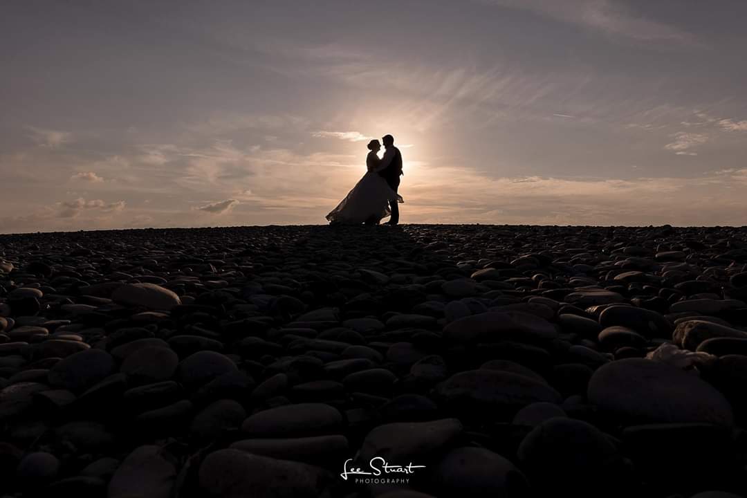 LeeStuartPhoto's tweet photo. Gotta love a silouhette ❤ https://t.co/UnSGbp4PFu