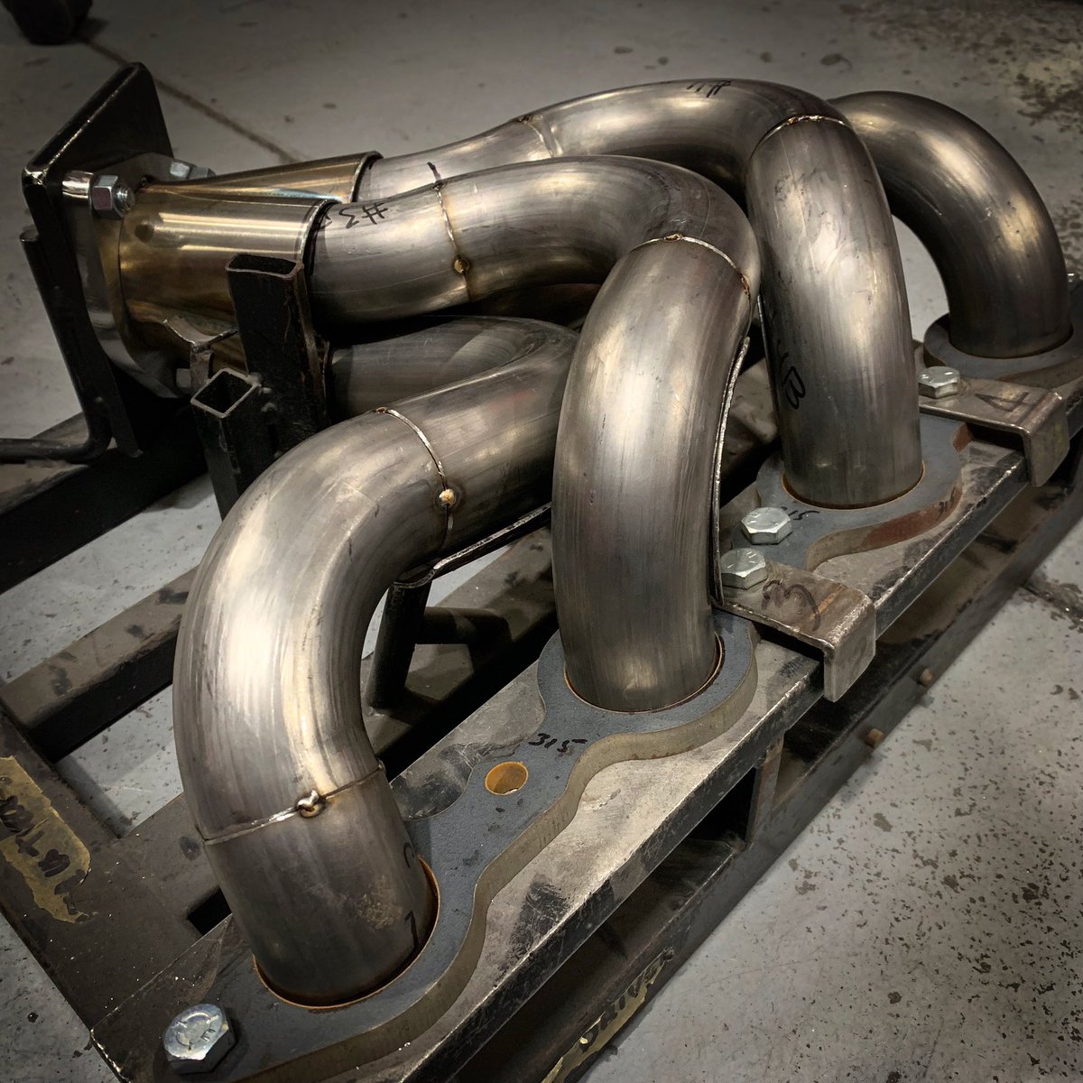 bbexhaust's tweet photo. An inside look at a Corvette shorty header half way through production. Find your new exhaust at https://t.co/xW5TeMHWZX

#corvette_dream  #corvettelifestyle #corvettefamily #corvettenation #corvettemods #corvettelife #corvettefans #corvetteclub #corvettezone #corvette_fans https://t.co/beAEJ42Eee
