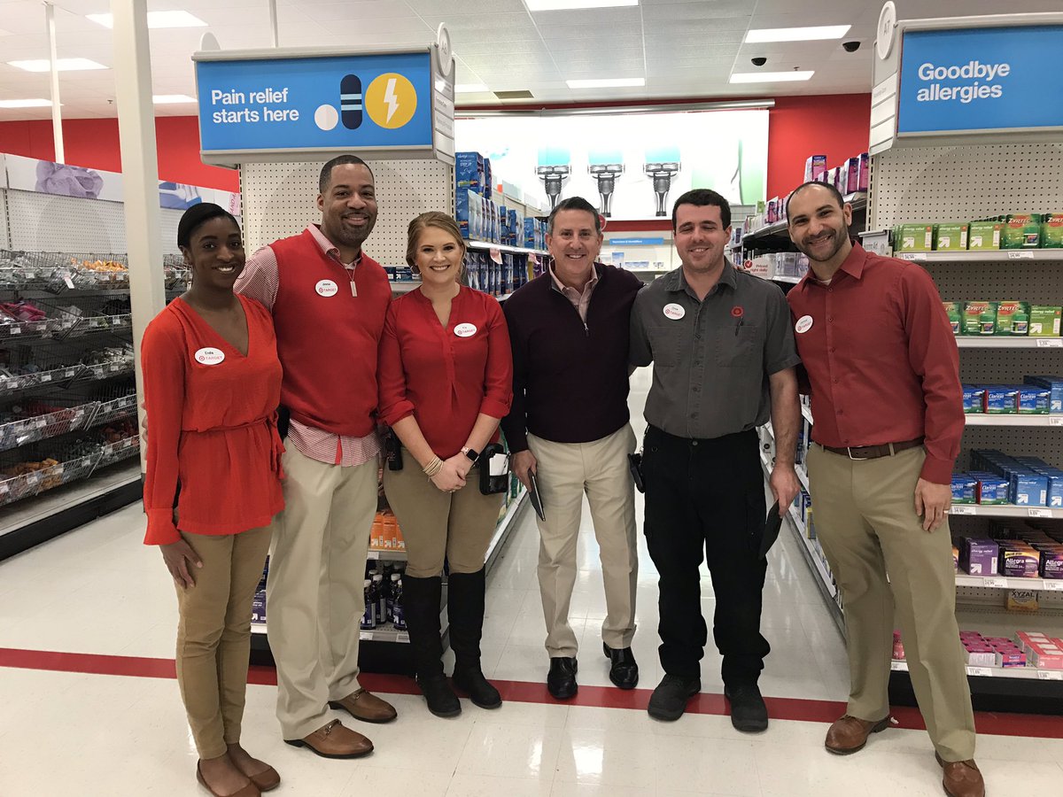 Congrats to an amazing boss <a href="/jamaal_edwards/">Jamaal Edwards</a>   You will for sure be missed here in D117.  Wishing you all the best in your new adventure.