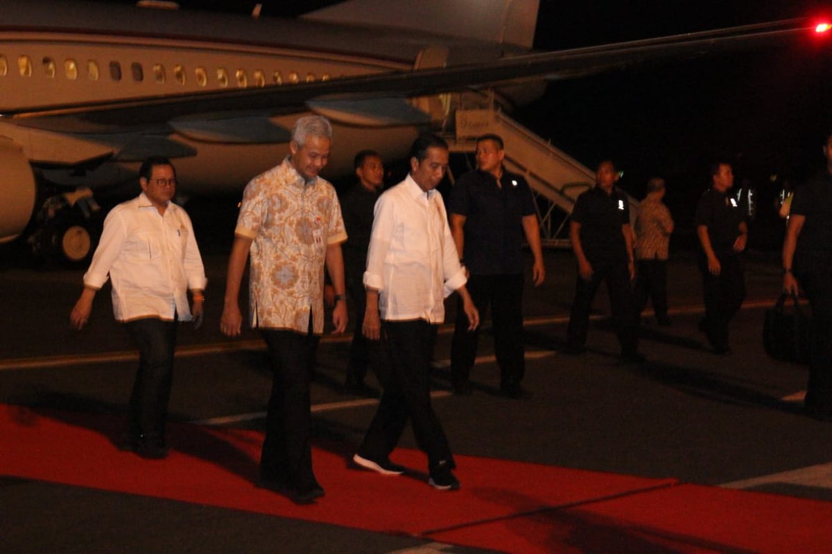 ganjarpranowo's tweet photo. Selamat datang pak presiden @jokowi di Kota Semarang https://t.co/kHmvvTHrag