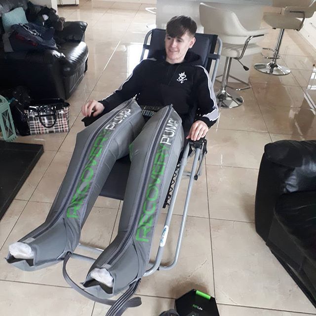 365Cycling's tweet photo. @aaron_mangan36 getting his recovery in using RecoveryPump system 
#RecoveryPump  #training #performance #prevention #trainhard #recoverymadeeasy https://t.co/LJ4fQ36rQy https://t.co/5klqIvd57C