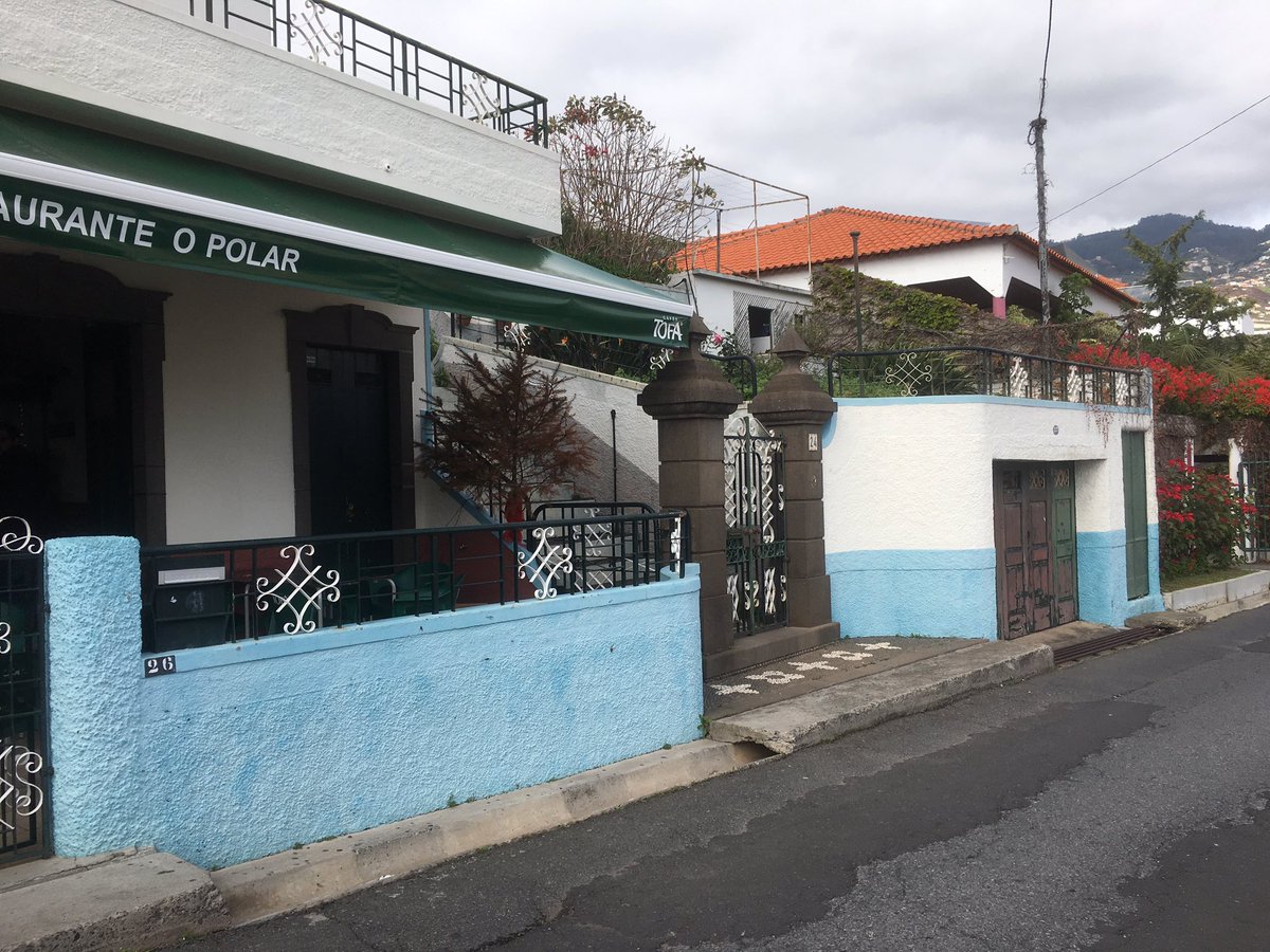 knit1slip1psso's tweet photo. Birthday celebration lunch in #camaradolobos #opolar good quality ingredients cooked some moly and well! #sharingmadeira https://t.co/pzJNaYtTmw