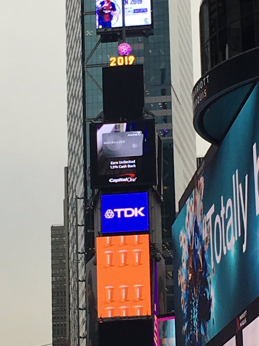 DigitalBlocksIP's tweet image. #HappyNewYear from semiconductor IP provider Digital Blocks.  We have been a part of the NY Tech Scene for over 20 years. #TimesSquare  #semiconductor #nyctech