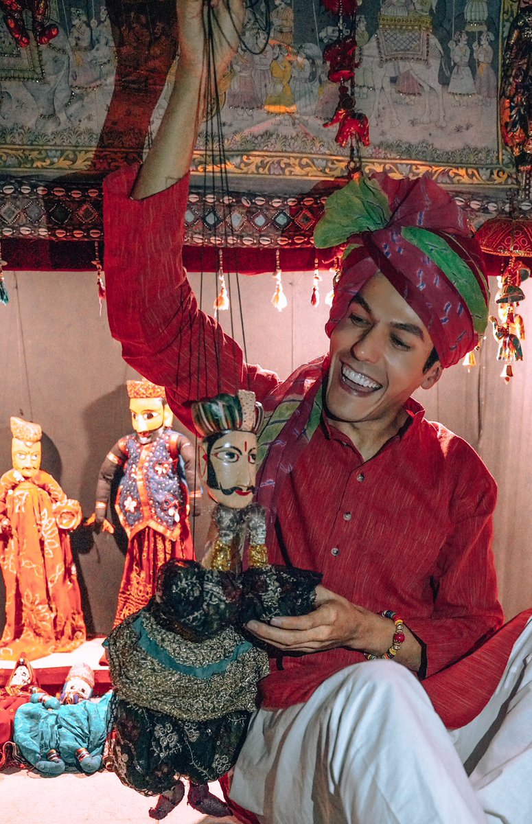 PPTeamRafa's tweet photo. Acabo de ser parte de un show de marionetas!! Me encantan son súper divertidas! Ah si, me armaron ese turbante en la cabeza https://t.co/sXholI604a