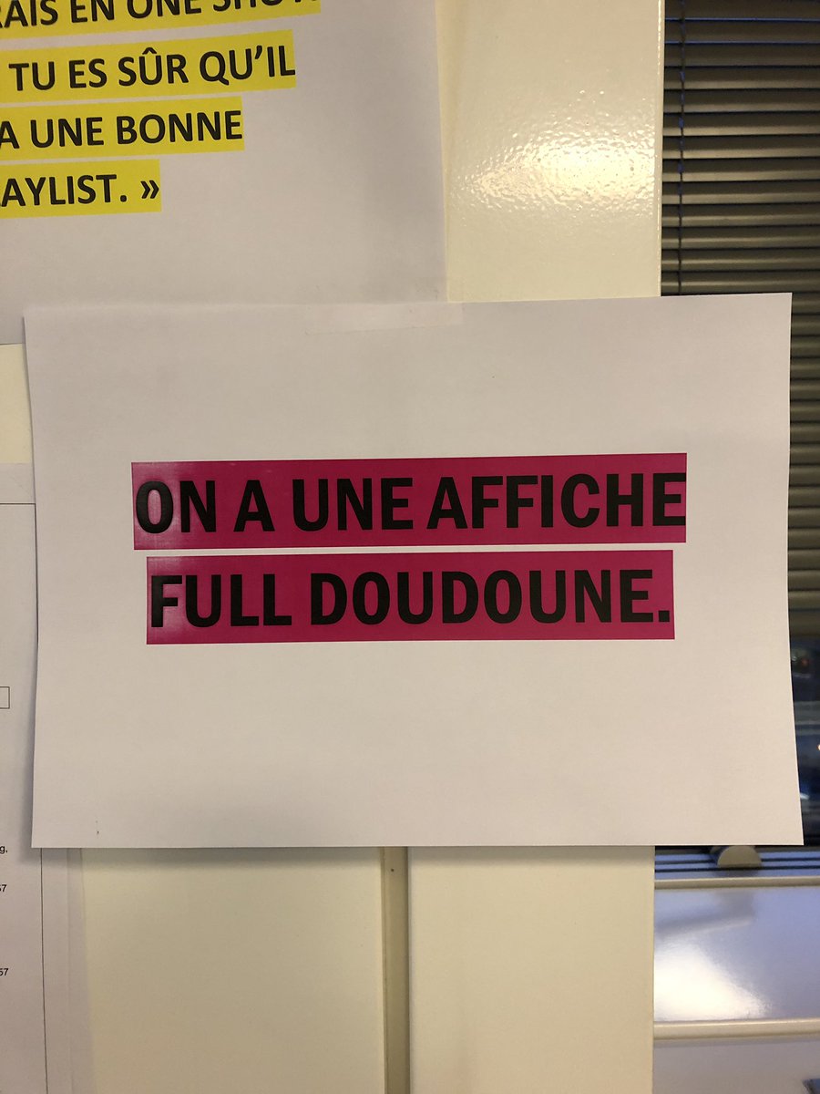 HamelinFarah's tweet photo. Quand tu travailles avec @VincentCrtd ! cc @StagiaireAffich 😈 #worklife #TGIF #cinema https://t.co/ed7Q9Z1upX