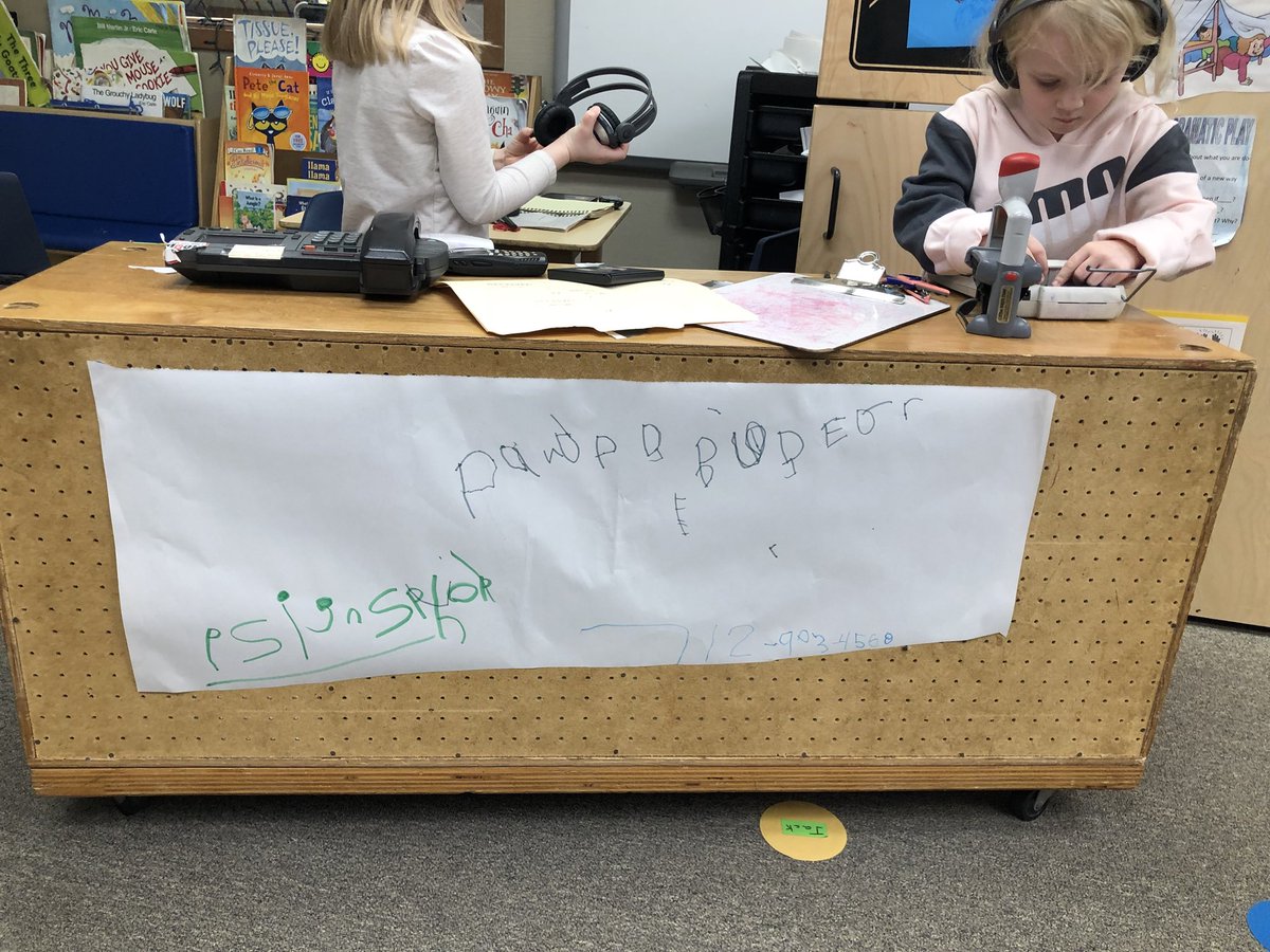 MrsJ_2023's tweet photo. Students working on a sign for our sign shop in dramatic play #signstudy #scpsi https://t.co/InAUBGU6aJ