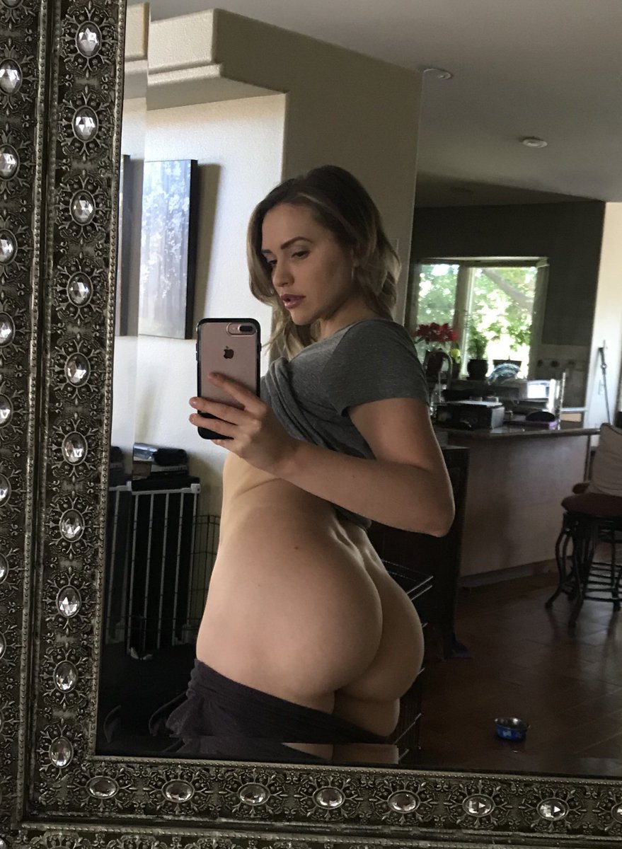 Today is a lazy kind of day 

Rt and like and I might show you some love, also dm me if you’re down to plot