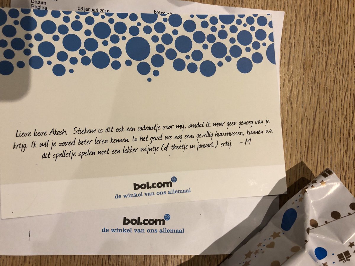 . <a href="/bol_com/">bol</a> het cadeau voor een vriend is mooi optijd binnen. Maaruh, dat is niet mijn briefje 😉 #oeps verkeerde pakketje?