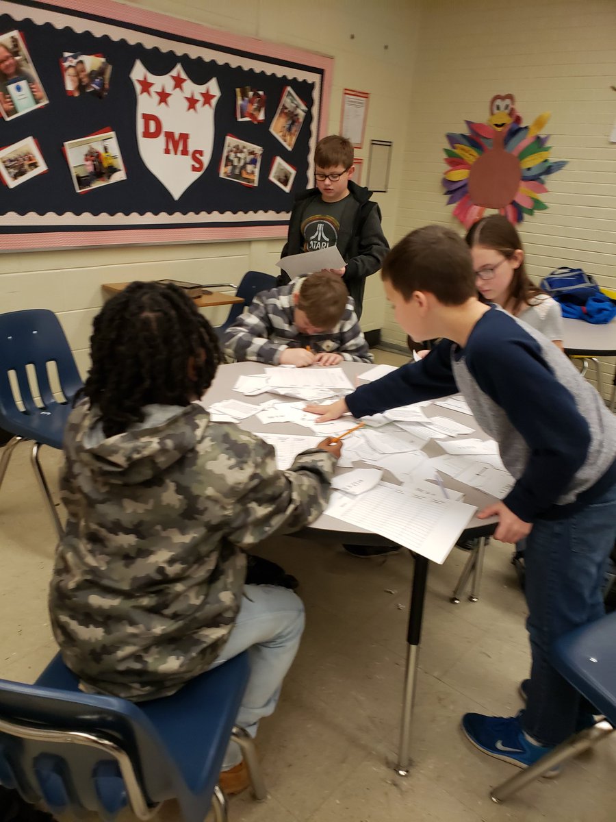 dcpsBourlier's tweet photo. When you cant go to your room you make do and make puzzles!! #MUSTbesuccessful #DMSgens #bourliermath #inequalitypuzzles @KaePartin https://t.co/J8Gz6mI0cm