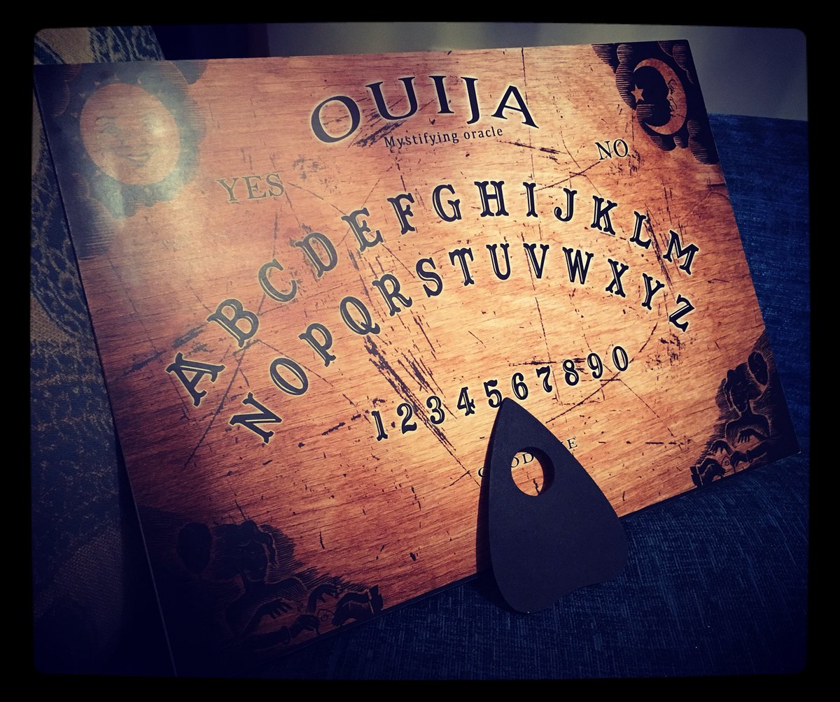 2Seance's tweet photo. Wanna play a game? 

#ouija #board #goodbye #hello #ghost #haunting #paranormal https://t.co/vJzfW4QIeV