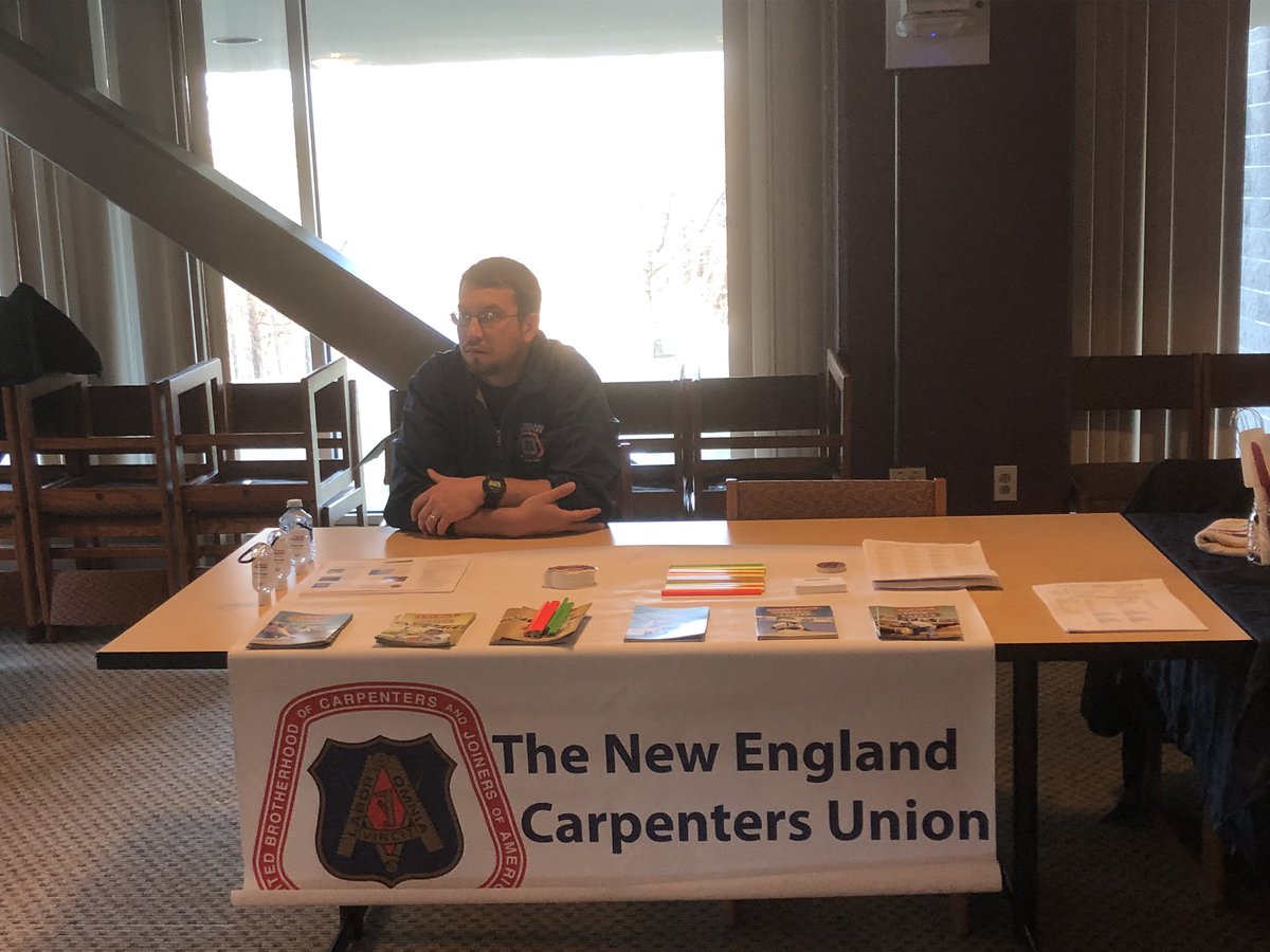 RITransition's tweet photo. Southern RI Regional Transition Center Transition Fair @CCRI #Footstepstomyfuture West Bay Collaborative #skillstopaythebills https://t.co/HYNsUUOrgT