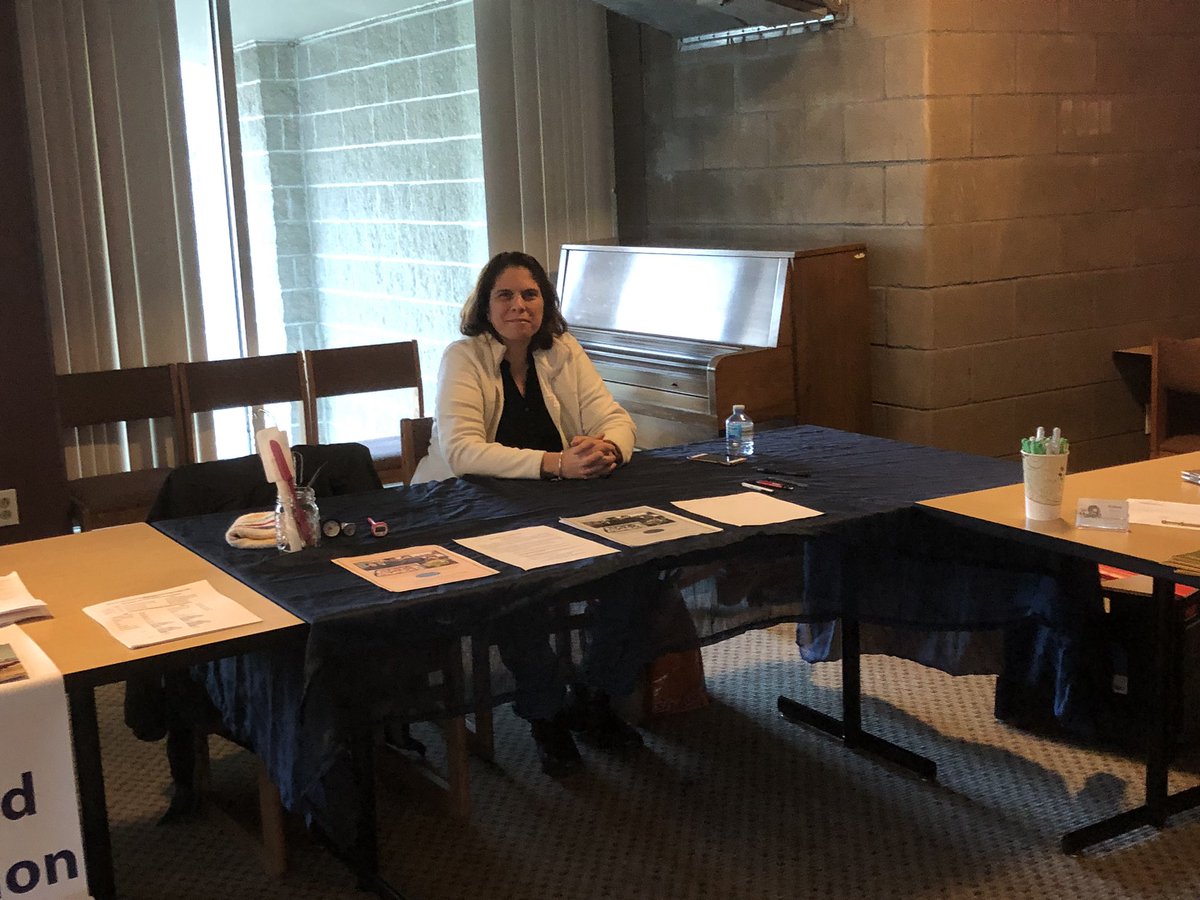 RITransition's tweet photo. Southern RI Regional Transition Center Transition Fair @CCRI #Footstepstomyfuture West Bay Collaborative #skillstopaythebills https://t.co/HYNsUUOrgT