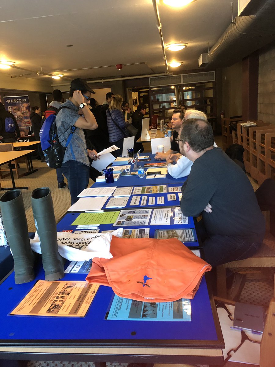 RITransition's tweet photo. Southern RI Regional Transition Center Transition Fair @CCRI #Footstepstomyfuture West Bay Collaborative #skillstopaythebills https://t.co/HYNsUUOrgT