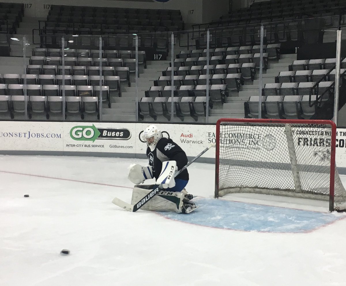 GDIUSAgoalie's tweet photo. Congrats to Luke Eslinger named #USPHL Premier / Northern Division Goaltender of the Month for December! #GDIeast #GDIsoutheast #GDIfamily https://t.co/v4IplEi8kg